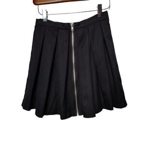 Hot Topic Women's Sz XS Black Pleated Mini Skirt Front Zip Suspender Buttons